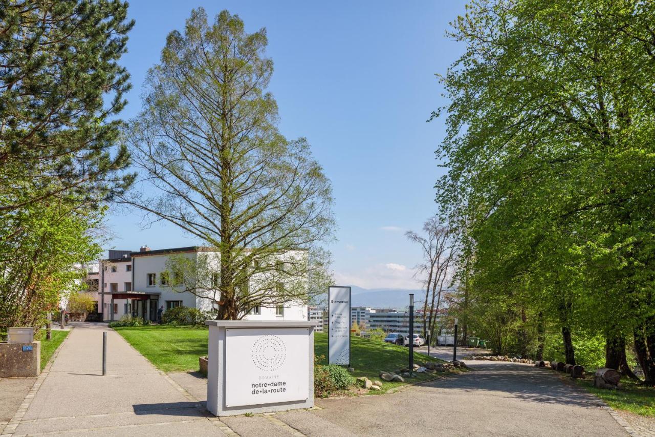 Le Domaine Hotel Villars-Sur-Glane ภายนอก รูปภาพ